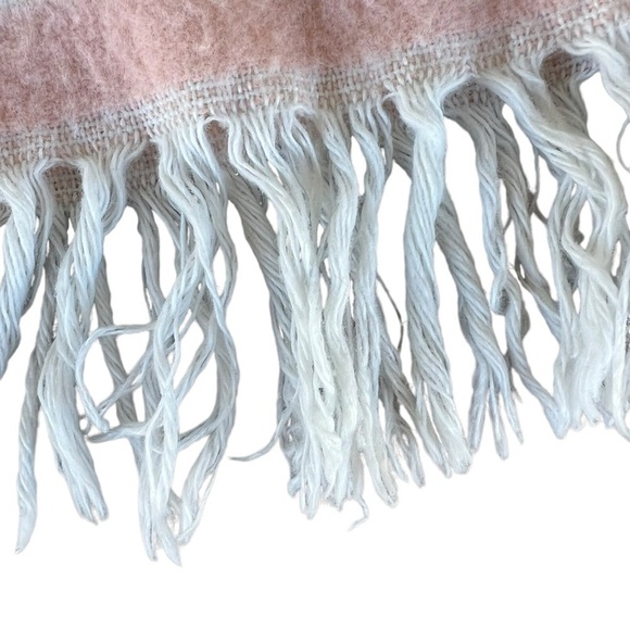 Vintage Fieldcrest Winter Theme Woven Blanket Polar Bear Snowflake Fringe Pastel - Picture 10 of 13